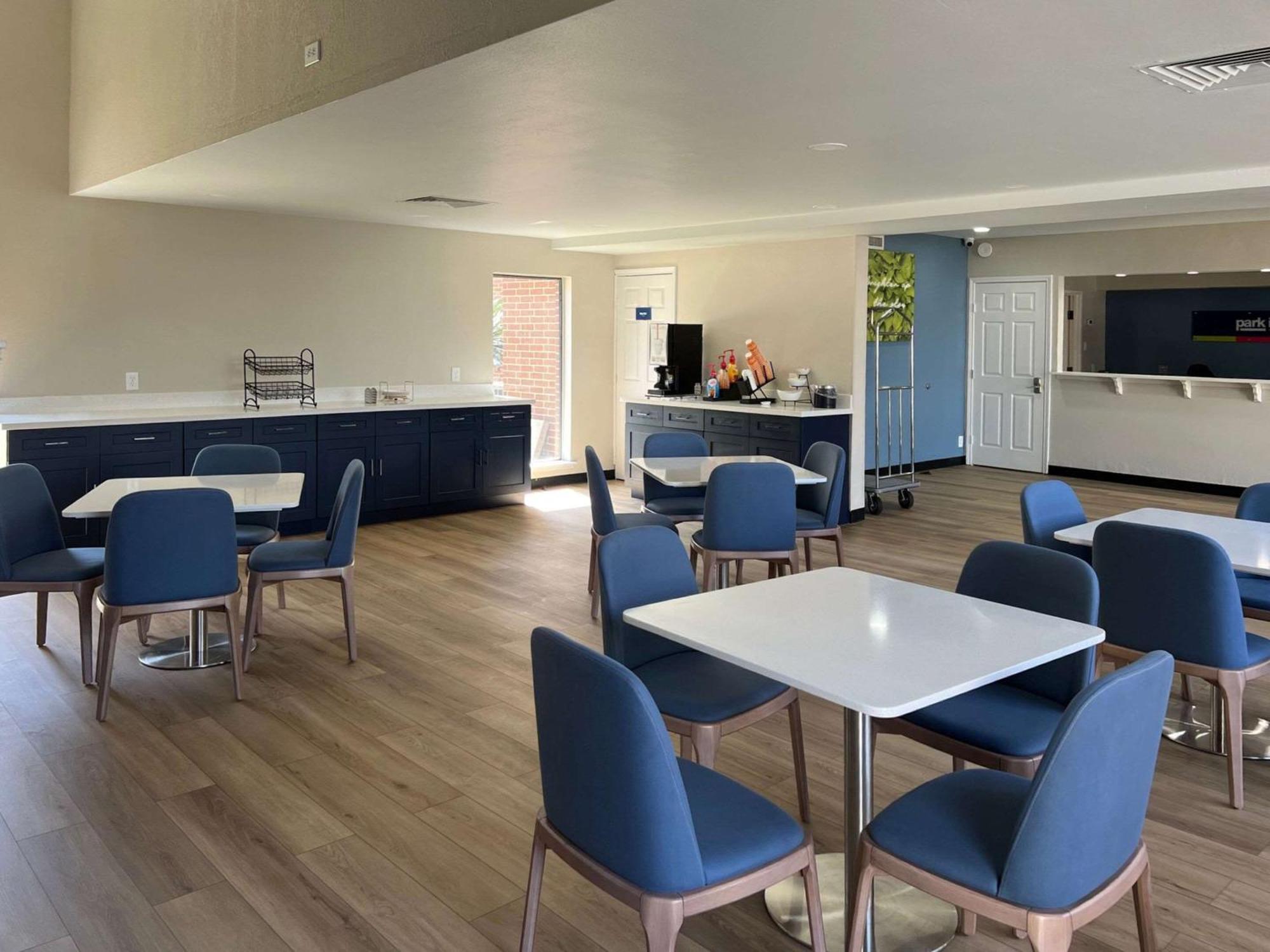 Park Inn By Radisson San Antonio Extérieur photo