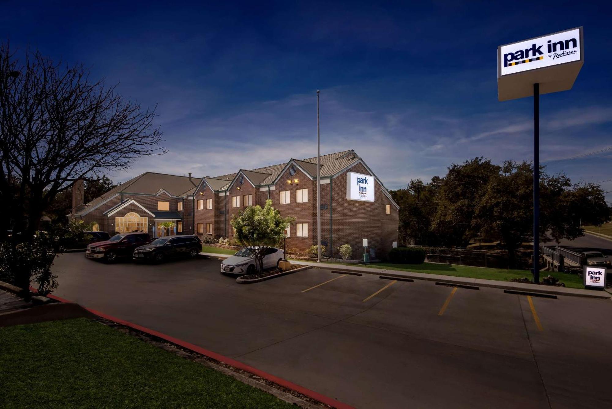 Park Inn By Radisson San Antonio Extérieur photo