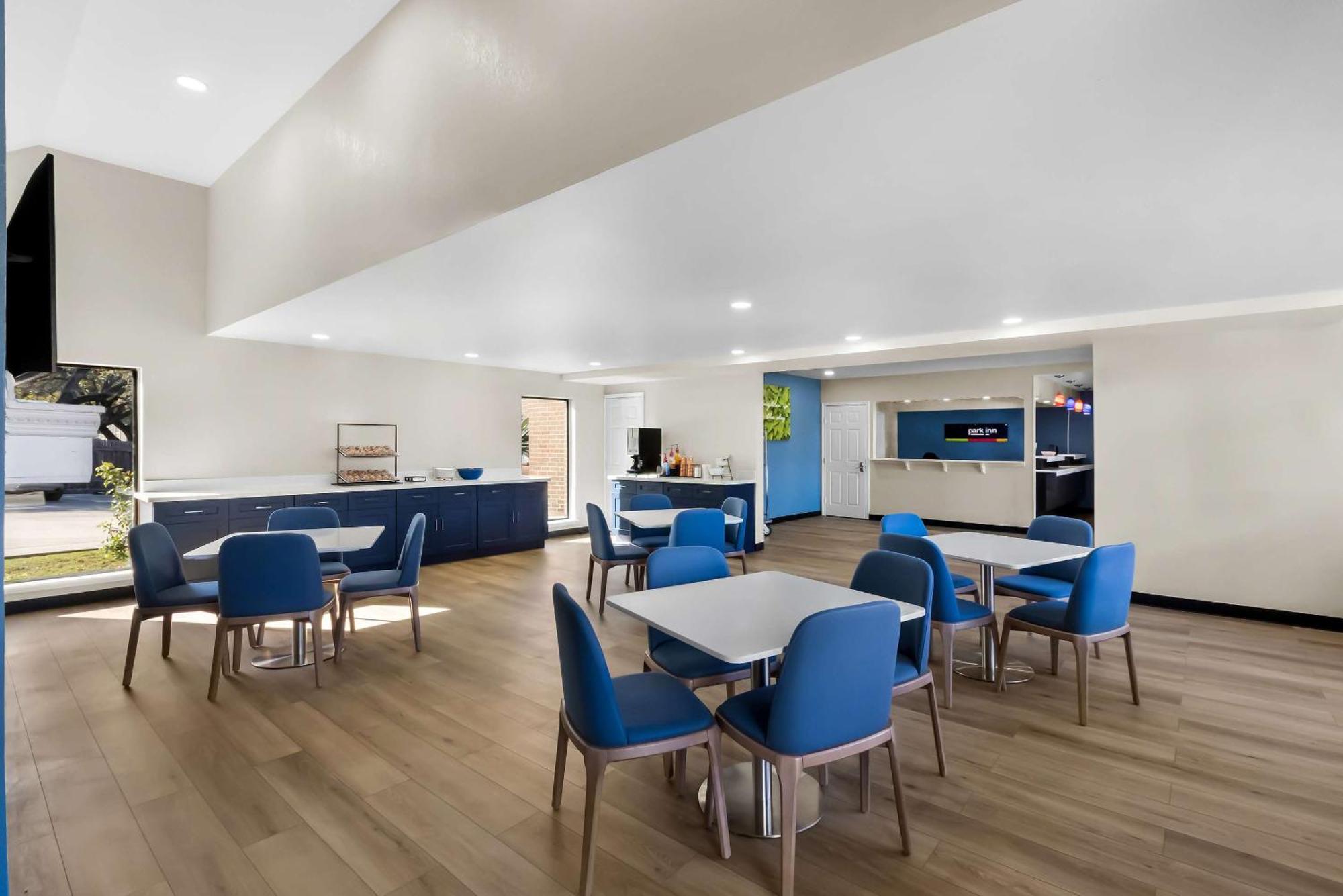 Park Inn By Radisson San Antonio Extérieur photo